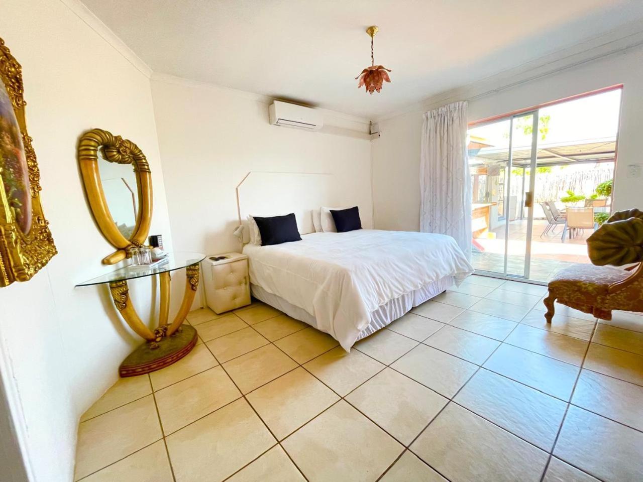Joezebel Guesthouse Mogwase Экстерьер фото