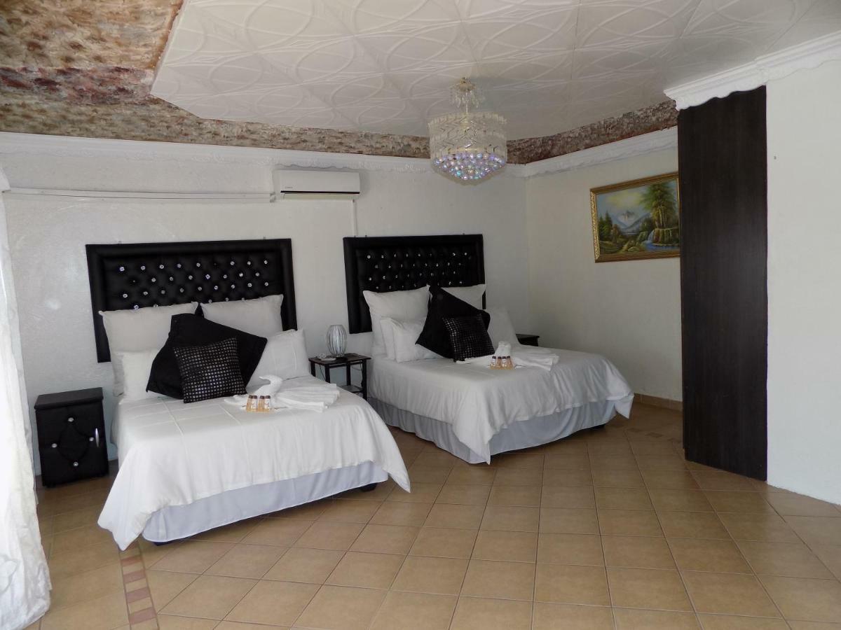 Joezebel Guesthouse Mogwase Экстерьер фото