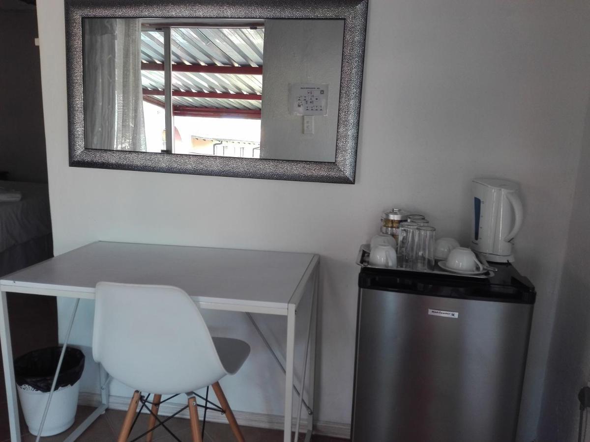 Joezebel Guesthouse Mogwase Экстерьер фото